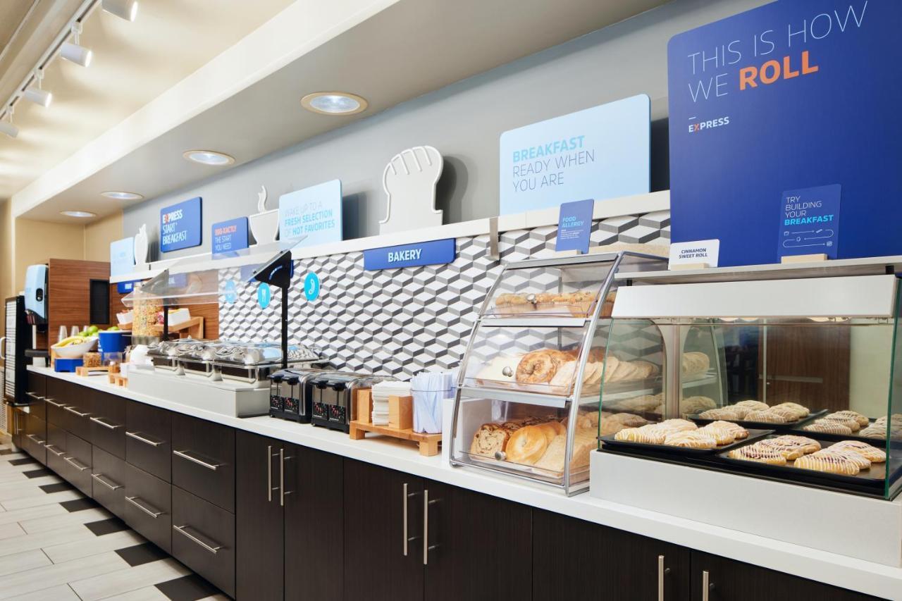 Holiday Inn Express & Suites Jacksonville South East - Medical Center Area By Ihg Esterno foto