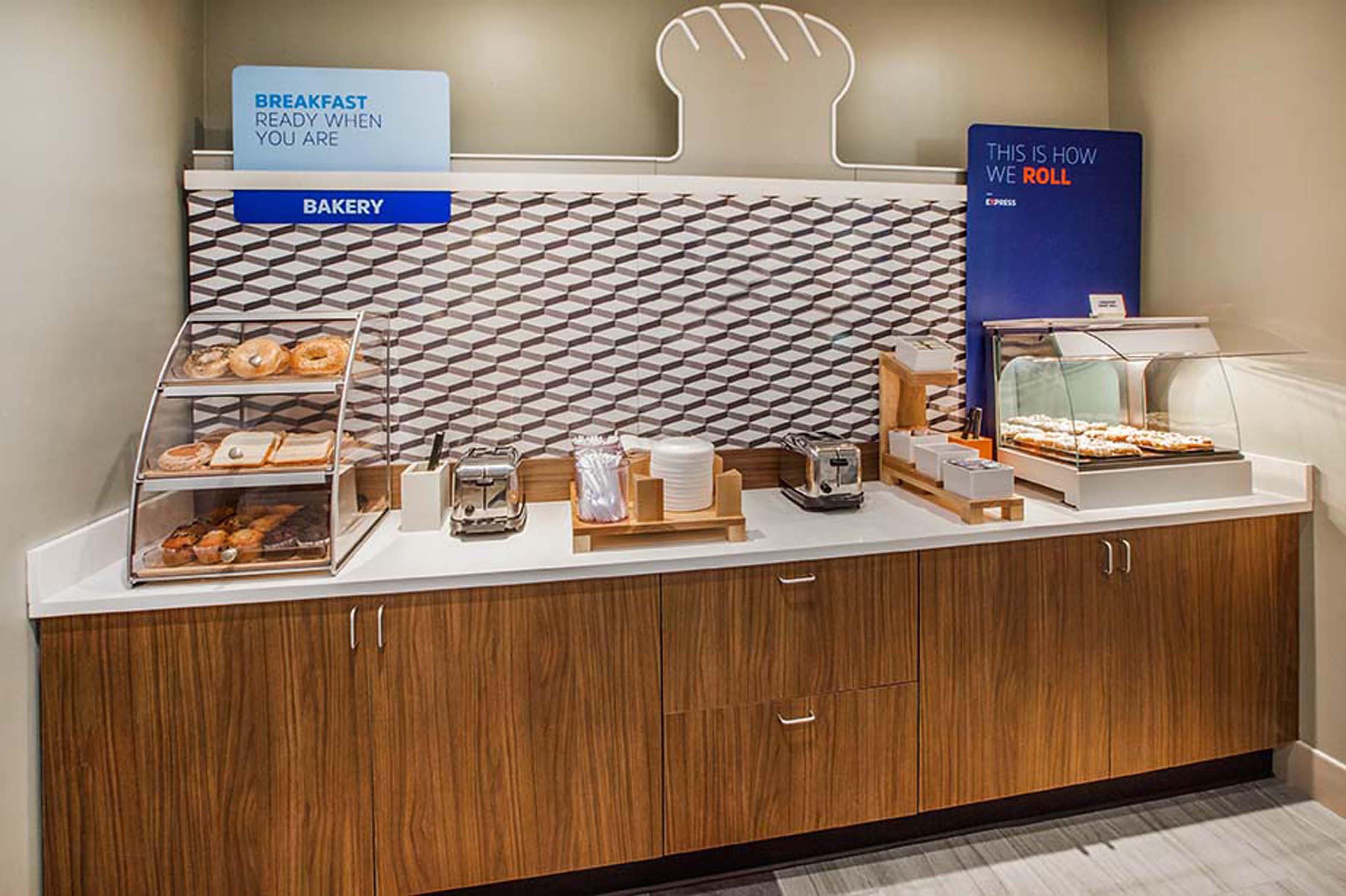 Holiday Inn Express & Suites Jacksonville South East - Medical Center Area By Ihg Esterno foto